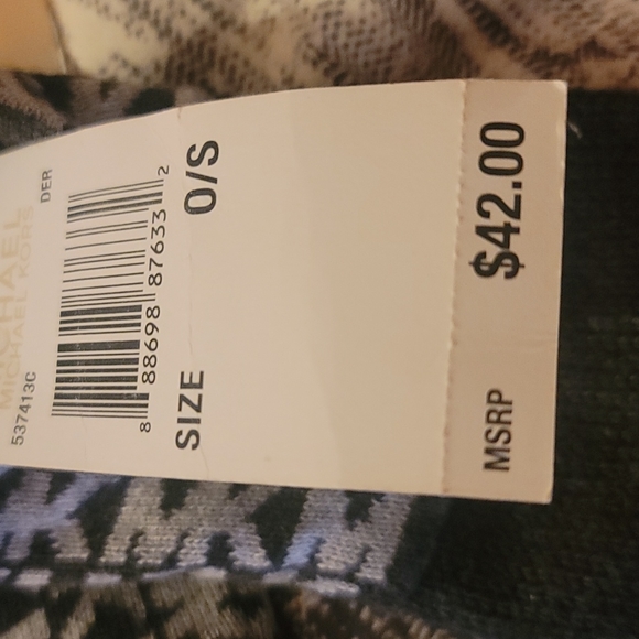 Authentic Michael Kors winter gloves - Picture 3 of 4